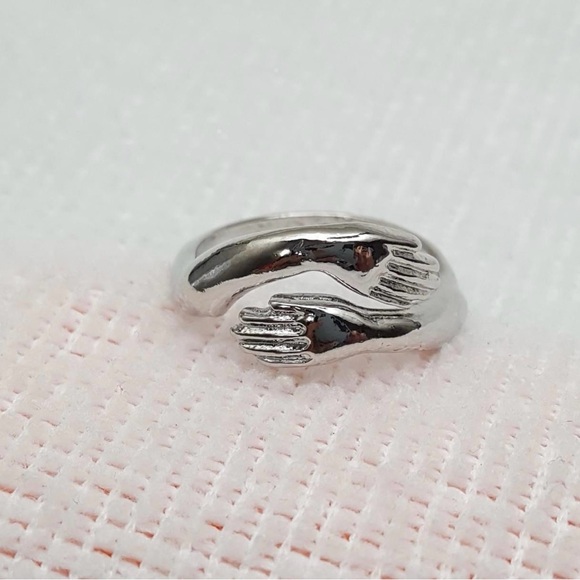 Silver Hug Ring - Picture 1 of 4